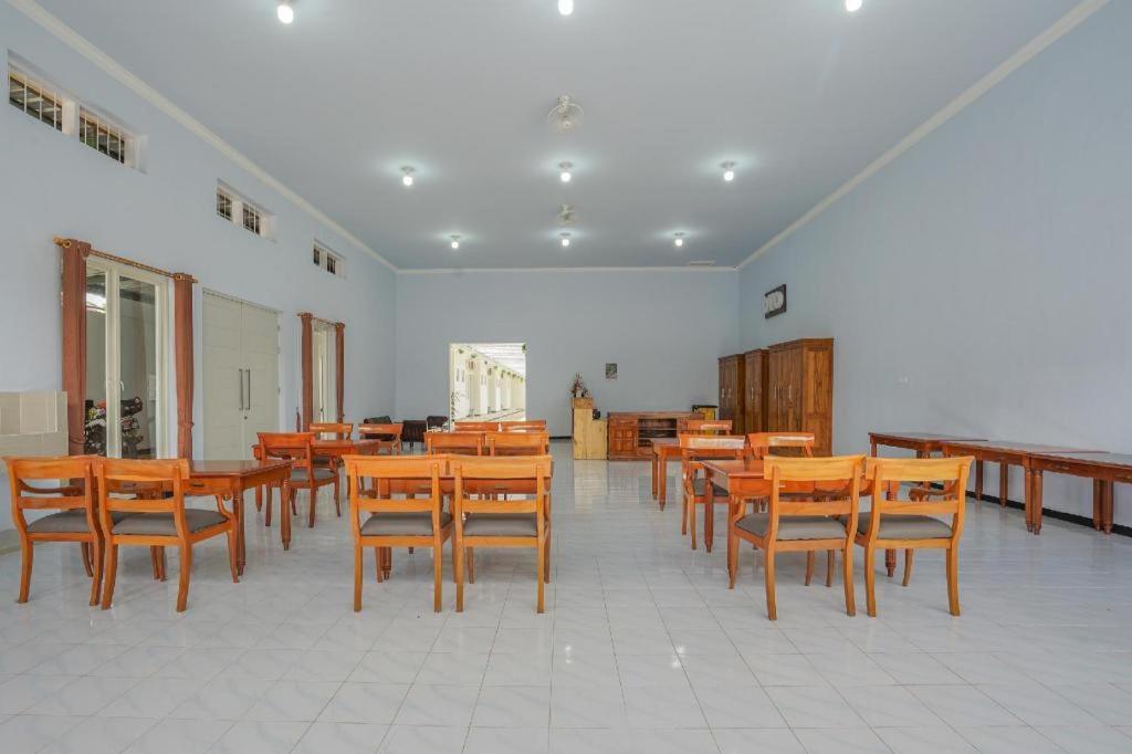 Oyo 477 Raka Residence Syariah Purwoharjo Banyuwangi 外南梦 外观 照片