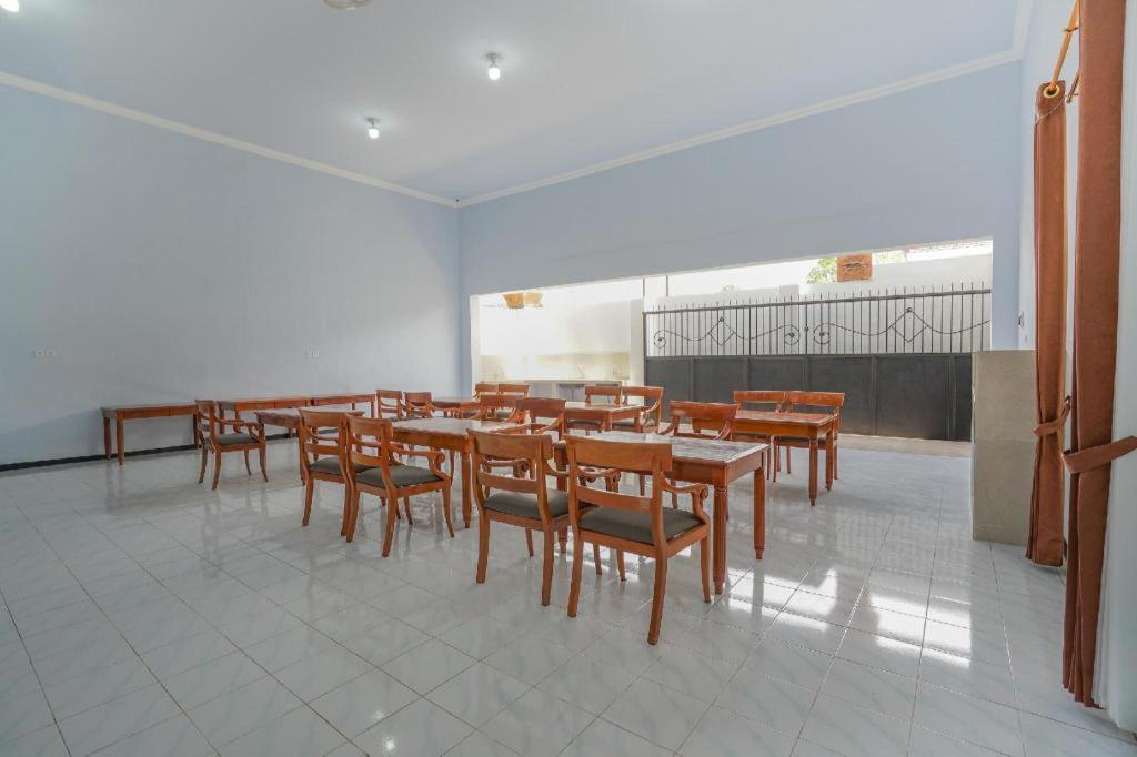 Oyo 477 Raka Residence Syariah Purwoharjo Banyuwangi 外南梦 外观 照片