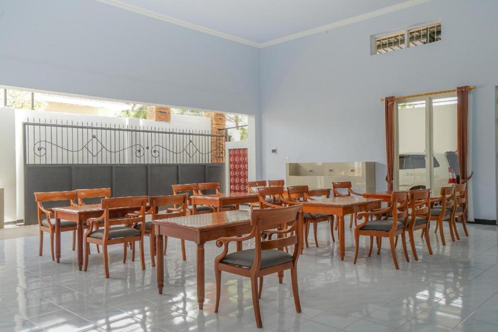 Oyo 477 Raka Residence Syariah Purwoharjo Banyuwangi 外南梦 外观 照片