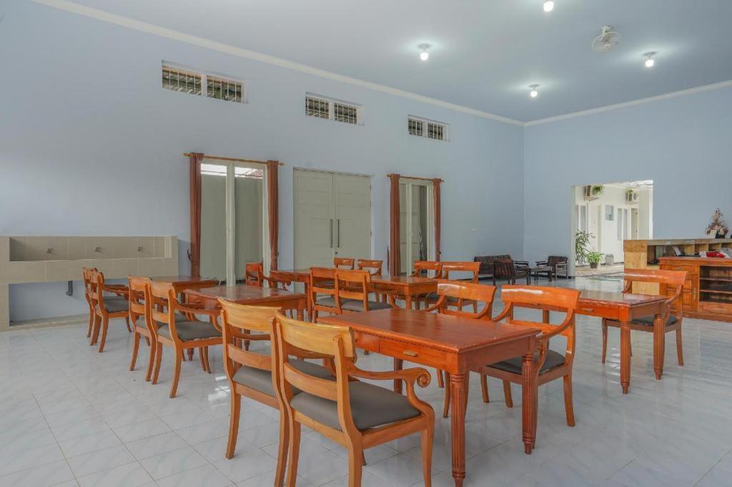 Oyo 477 Raka Residence Syariah Purwoharjo Banyuwangi 外南梦 外观 照片